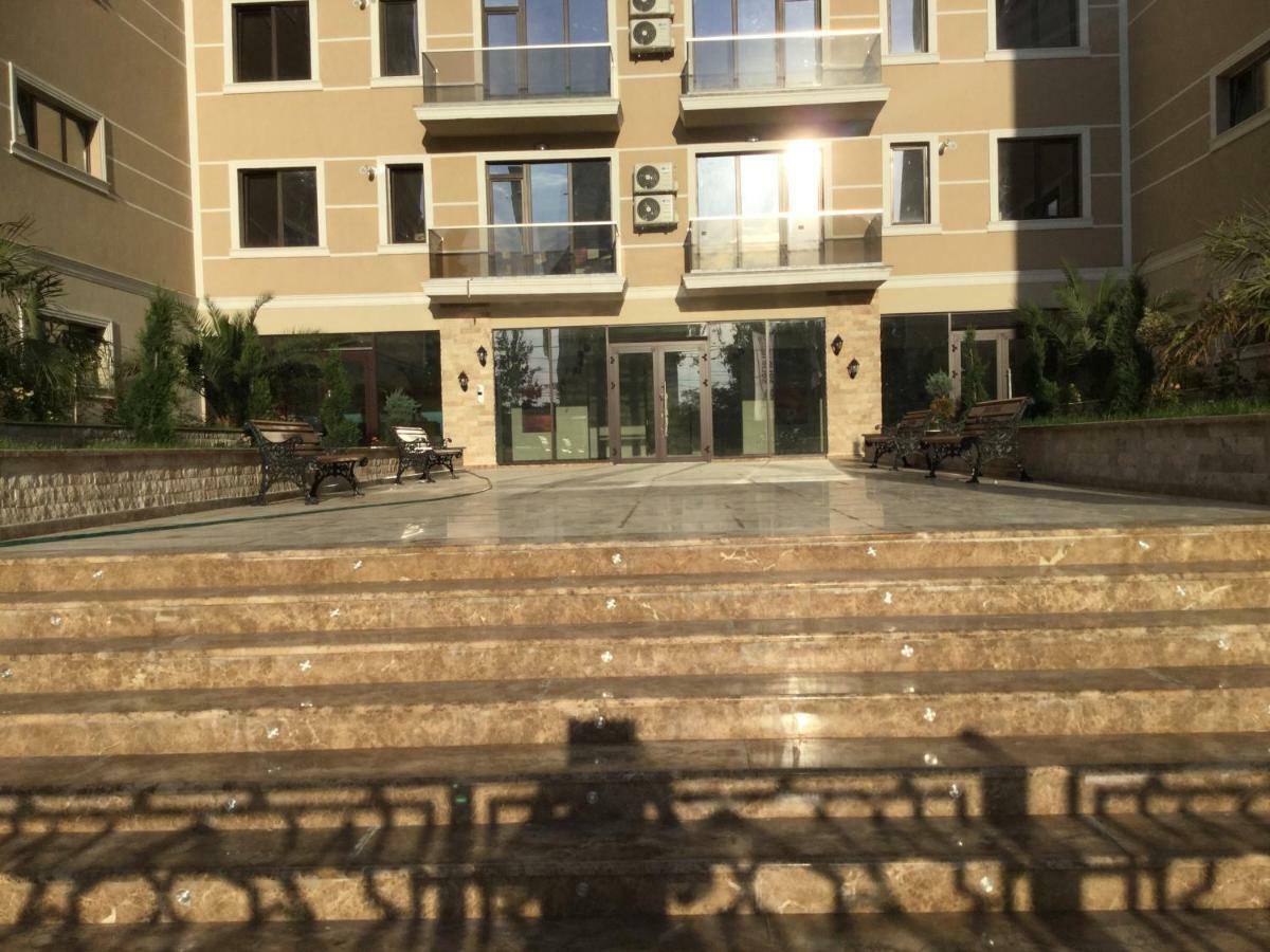 Raza Soarelui Solid Apartament *